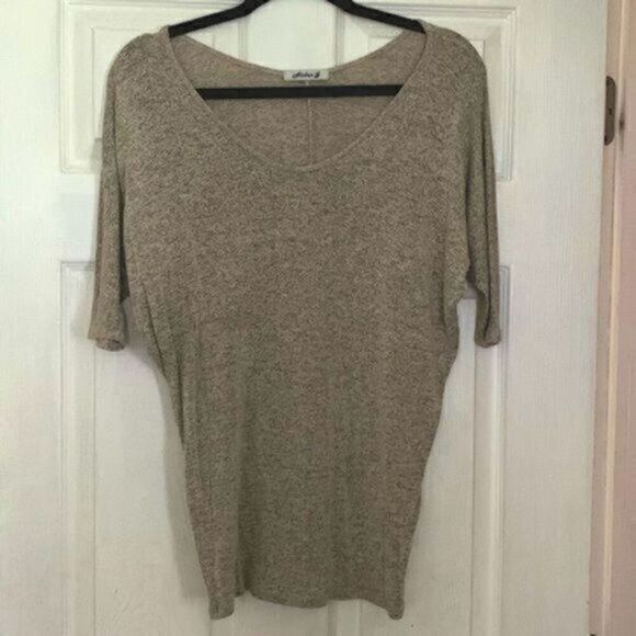 aiden y Tops - Aiden Y tan short sleeve oversized short sleeve shirt size medium